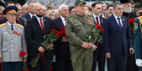 Курские парламентарии почтили память погибших воинов и навестили ветеранов - Областная Дума