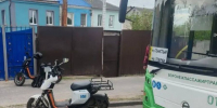 Электроскутерист снёс девочку, выходившую из воронежского автобуса - МОЁ! Online