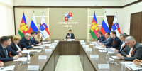Председатель Горсобрания Сочи Виктор Филонов и депутаты ГСС приняли участие в совещании об исполнении муниципальных программ в отрасли городского хозяйства под председательством главы Сочи Андрея Прошунина - Городское Собрание