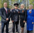 В праздничный День Победы по всей стране звучат песни военных лет, развиваются флаги, слышны поздравления и возлагаются цветы к братским могилам. - Леноблизбирком