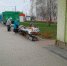 на фото торговля в неустановленном месте. - Губкинский городской округ
