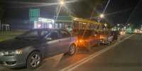 Водитель «Альфа Ромео» собрал «паровозик» из четырех авто в Пскове. ФОТО - Pln-Pskov.Ru