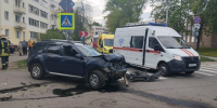 Два человека пострадали в лобовом столкновении двух легковушек на Большой Власьевской улице - Газета Новгород