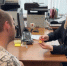 Полицейские вернули внуку фронтовика медаль деда, украденную пьяным соседом - 6tv.Ru