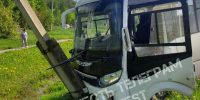 Под Тулой автобус с пассажирами вылетел в кювет и врезался в столб - ИА Тульская служба новостей