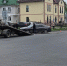 Поврежденный в ДТП автомобиль эвакуируют на улице Максима Горького в Пскове - Pln-Pskov.Ru