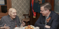 Глава Нижнего Новгорода Юрий Шалабаев поздравил участника Великой Отечественной войны Геннадия Владимировича Луканова с 81-ой годовщиной Победы - Администрация г. Нижний Новгород