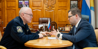 Губернатор Соколов и депутат Веснин обсудили покупку автобуса для хоккеистов «Олимпии» - Кировская правда