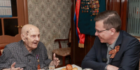 Юрий Шалабаев лично поздравил ветерана Геннадия Луканова с Днем Победы - фото 1 - vGorodeN.Ru