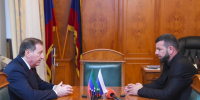 Заур Аскендеров встретился с депутатом-участником СВО Расимом Гаджиагаевым и передал привет от Владимира Путина - РИА Дагестан