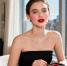 Мод Апатоу раскрыла секреты макияжа с Prada Beauty: почему многослойный румянец стал её визитной карточкой - Peterburg2.Ru