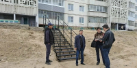 Депутат горсовета Улан-Удэ помог восстановить лестницу на улице Ринчино - ИА Байкал Медиа Консалтинг