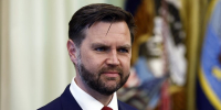 Вице-президент США сравнил себя с Кевином из "Один дома" на время визита Трампа в Китай - M24.Ru