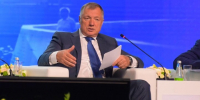 Хуснуллину показали макет проекта аэропорта Архыз в КЧР на «КазаньФоруме» - Реальное время