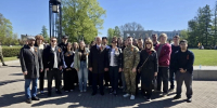 Студенты и сотрудники Президентской академии в Санкт-Петербурге почтили память героев на церемониях возложения цветов ко Дню Победы - Северо-Западный институт управления