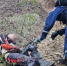 На Сахалине спасли мотоциклиста, свалившегося со склона в лесу пресс-служба ГУ МЧС России по Сахалинской области - SakhalinMedia.Ru