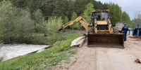 Вода уходит с подтопленных участков в Можге после прорыва плотины - Сусанин