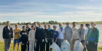 Волонтеры района очистили берега озера от мусора - Октябрьский район