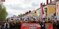 Сегодня, 9 мая, в Исилькуле прошло шествие «Бессмертного полка», в котором приняли участие местные жители. Эта акция — дань памяти героям Великой Отечественной войны, позволяющая потомкам почтить подвиг своих предков. - Исилькульский район