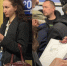 Художница из Новосибирска рисует пассажиров метро и дарит им портреты - Online47.Ru