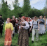В Ярославской области 500 человек вручную сеяли лен - Комсомольская Правда
