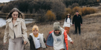Семьи Комсомольского округа присоединились к яркому фотофлешмобу «Радуга семейных улыбок», посвященному Международному дню семьи - Министерство труда и соцзащиты