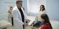 Врио губернатора Александр Шуваев навестил белгородских детей, пострадавших от ударов ВСУ - Мир Белогорья