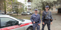 Росгвардейцы оповестили жителей горящего дома в Шелехове об опасности пресс-служба Управления Росгвардии по региону - IrkutskMedia.Ru
