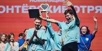 В Самаре с 11 по 16 мая прошёл Всероссийский добровольческий слёт, который
объединил участников из разных регионов страны: активистов добровольческого
сообщества Движения Первых, наставников, представителей региональных отделений,
координаторов просветительской программы «Обучение служением. Первые»
и финалистов Всероссийского конкурса «Делай добро». Главная цель слёта – вывести
добровольческую работу в каждом субъекте РФ на новый профессиональный уровень,
усилить её, а также подготовить лидеров, готовых вдохновлять других и развивать
культуру помощи на местах. - Пластовский район