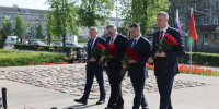 Губернатор вместе с Группой высокого уровня Совета Министров Союзного государства возложил цветы к Вечному огню в Пскове - Правительство Псковской области