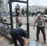 Вандалы разбили стекло на остановке у Липецкого горсовета - Gorod48.ru