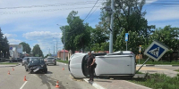 «Шкода» опрокинулась после столкновения с «ВАЗом»: пострадали оба водителя - Gorod48.ru