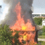 В центре Саратова семь расчетов тушат заброшенный дом - ИА Взгляд-инфо