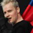Shaman перекрестился у своего портрета в Твери и объяснил это верой - M24.Ru