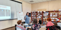 Смартфон как помощник для здоровья: в библиотеке Рутмана продолжаются занятия по мобильной грамотности 📱💚 - ЦБС Советского городского округа