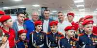 Губернатор Соколов и кандидаты от "Единой России" поздравили детские объединения области с праздником - VyatkaKirov.Ru