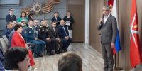 Дмитрий Миляев наградил участников военного парада в Туле - Молодой коммунар