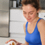 Фото: https://www.magnific.com/free-photo/image-young-woman-sporty-fitness-girl-taking-vitamins-dietary-supplements-muscles-strength_72980499 - Алтайская правда