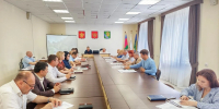 Сегодня в Совете муниципального образования Ейский район прошла комиссия по по финансово-бюджетной политике, имущественным и  земельным отношениям, вопросам развития социально-экономического и  санаторно-курортного комплекса - Администрация Ейского района