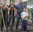 Активисты приняли участие в высадке деревьев в рамках муниципальной программы - Вавиловский университет
