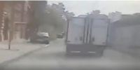 В Петербурге водитель фургона решил скрыться от полиции: видео - Петербургский дневник