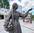 В Курске открыли бронзовую «Куряночку» с соловьем и антоновкой - Друг для Друга