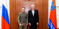 На Колыме вручили медаль Жукова подполковнику Василию Шарбуру за отвагу Источник - MagadanMedia.Ru