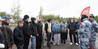 В Санкт-Петербурге сотрудники ОМОН «Бастион» Росгвардии провели для школьников мастер-класс по новому нормативу ГТО — управлению БПЛА - Росгвардия