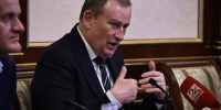Александр Дрозденко поздравил выпускников Ленобласти с Последним звонком - ЛенТВ24