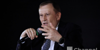 Александр Дрозденко поздравил ленинградских школьников с Последним звонком - 47Channel.Ru