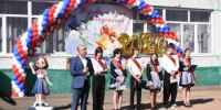 Для выпускников одиннадцатых и девятых классов Оренбурга прозвенел последний звонок - Администрация города