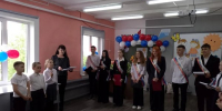 День прощания и надежды: Последний звонок в Юровской школе прошел ярко и торжественно - Газета Макарьевский вестник