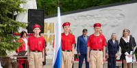 В Белой Холунице последний звонок прозвенел на набережной пруда - ГТРК Вятка