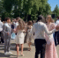 Видео: выпускники станцевали вальс в сквере на площади Куйбышева в Самаре - Самарская Газета
